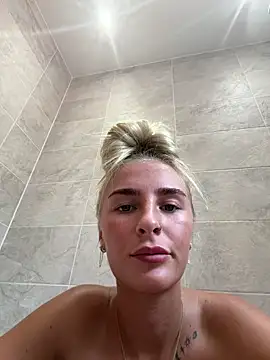 غرفة دردشة Millymae_ المباشرة