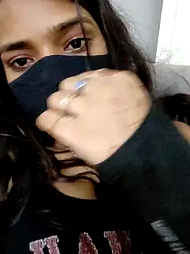 Hot-Roshni's Live Chat Room