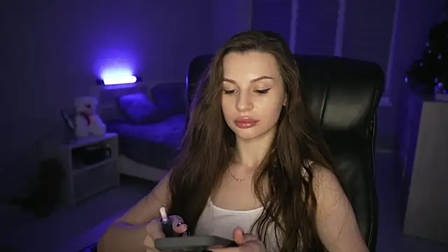 AlinaTease1 élő chatszobája