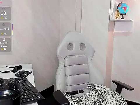 pamelaQenn2 live-chat rom