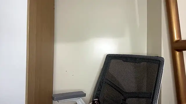 KrystaDonnellan's Live Chat Room