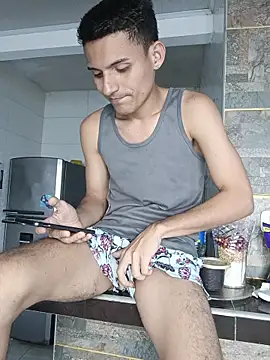 Seks show uživo modela the_emir na kameri