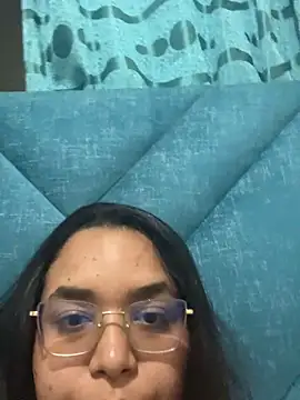 Živá chatovací místnost isisjhonson777
