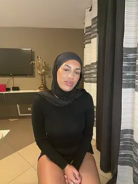 nadiabnssd Adlı Modelin Canlı Sohbet Odası