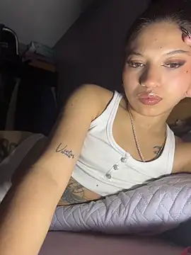 Tokiio_petiit Adlı Modelin Canlı Sohbet Odası