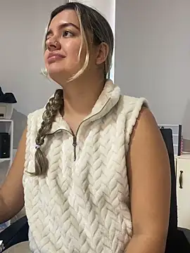 azulskyer Adlı Modelin Canlı Sohbet Odası