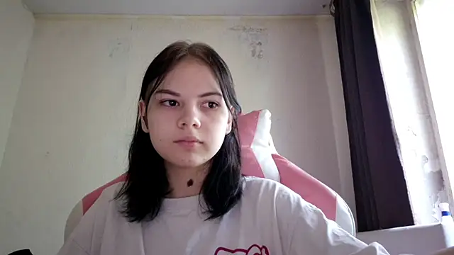 חדר צ'אט בשידור חי של MilaTease