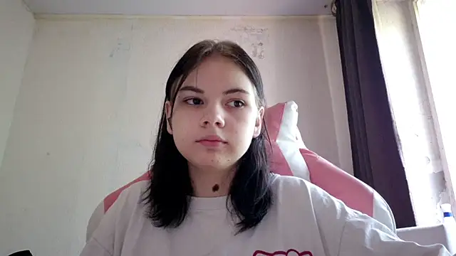 MilaTease Live Chatraum