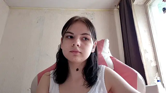 MilaTease Adlı Modelin Canlı Sohbet Odası