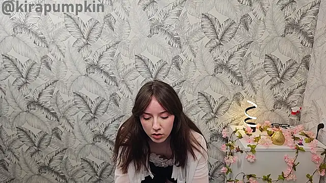 kirapumpkin Adlı Modelin Canlı Sohbet Odası