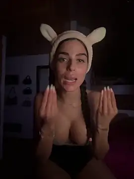 miaabelluccii Live chatroom