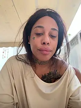 Živá kamerová sex show Kira_nyxx