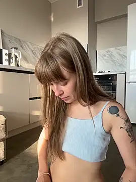 Jinny_Cho Adlı Modelin Canlı Sohbet Odası