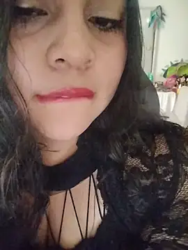 Roxxy_Sade's Live Chat Room