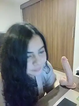 Roxxy_Sade's Live Chat Room
