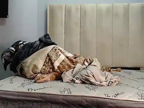 QueenZara_202 现场聊天室