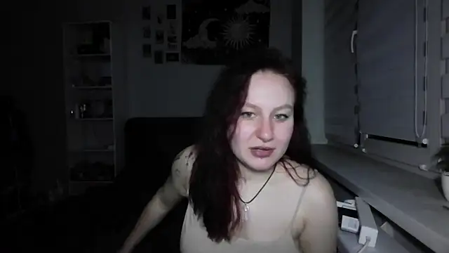 Živá chatovací místnost LoiseLovetto