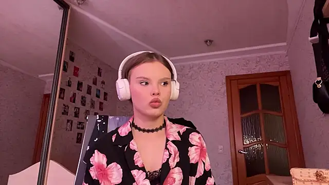 Chat soba uživo modela Vivienneyourdream