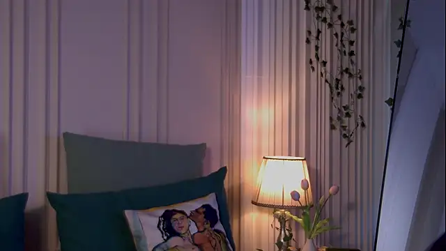 غرفة دردشة HornyPriestess المباشرة