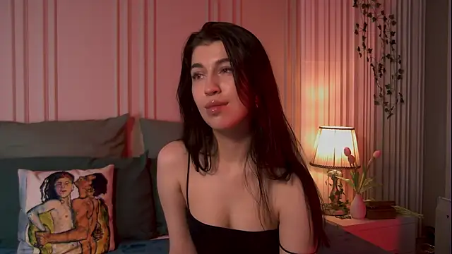 Živá chatovací místnost HornyPriestess