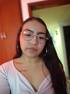 غرفة دردشة Miel_sexyy المباشرة