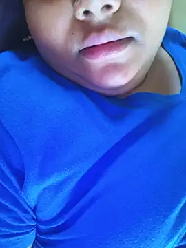 meenaqueen's Live Chat Room