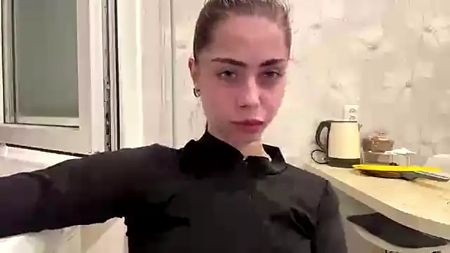 חדר צ'אט בשידור חי של LianaMagic