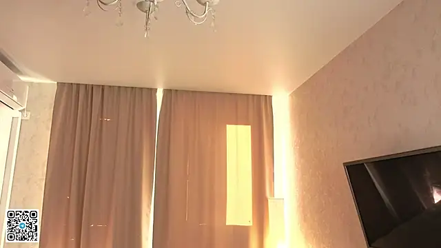 ClaudiaWhitherspoon Adlı Modelin Canlı Sohbet Odası