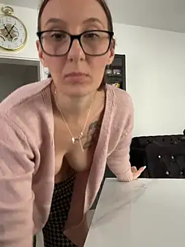 Chat ao vivo de PregnantEmilia