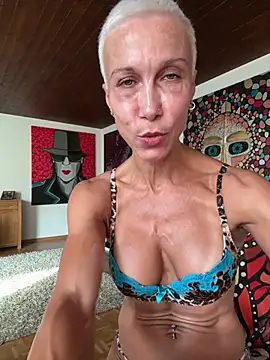 Živá chatovací místnost GymQueenCarmen