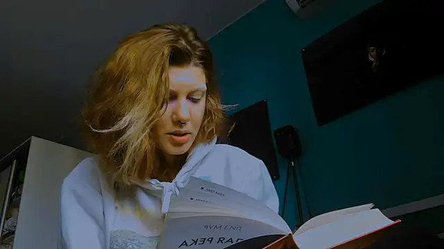 חדר צ'אט בשידור חי של VivienDarkbloom