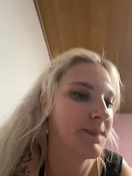 Chatroom en direct de Viviluu_Offiziell