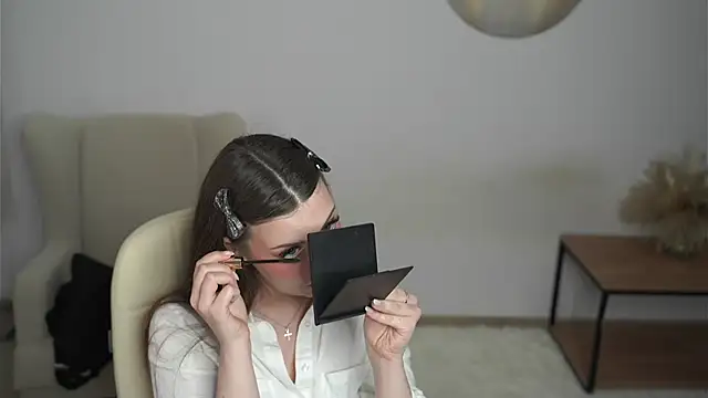EleonorAchorのライブチャットルーム