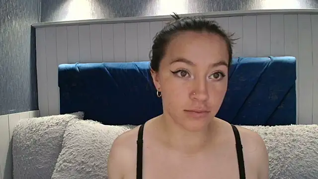 Pokój czatu na żywo – Lyannasex