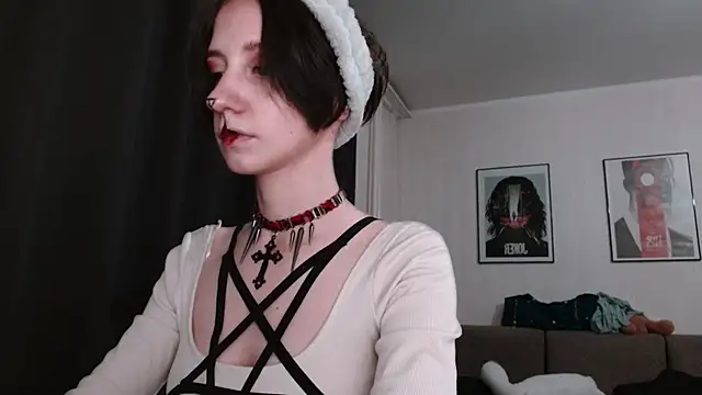 secrettt_poison – Naživo chatovacia miestnosť