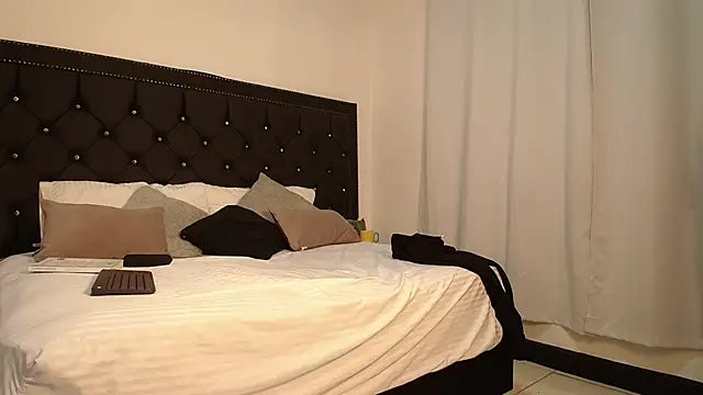 Онлайн чат ElenaStone_