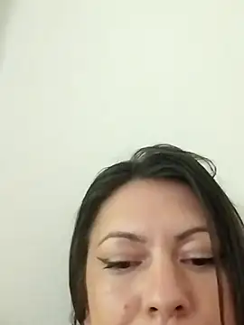 LoraBelle12 Live Chatrum
