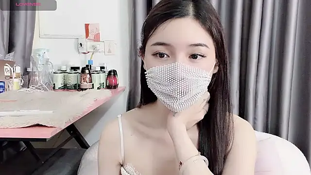 lyna_3838's Live Chat Room