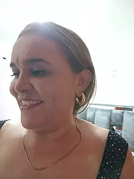 Sara_hilton02 Adlı Modelin Canlı Sohbet Odası