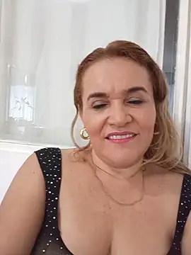 חדר צ'אט בשידור חי של Sara_hilton02