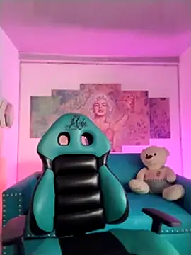 violetta_4m Adlı Modelin Canlı Sohbet Odası