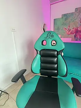 חדר צ'אט בשידור חי של violetta_4m