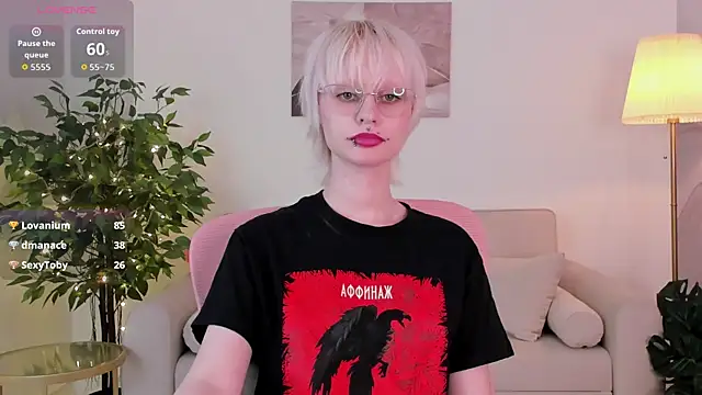 LauraDiazz's Live Chat Room