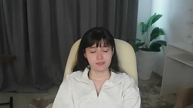 Živá chatovací místnost LeliaFujimoto