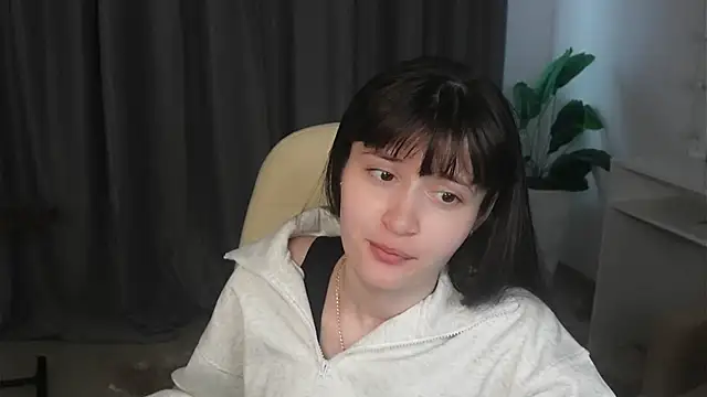 LeliaFujimoto чат на живо
