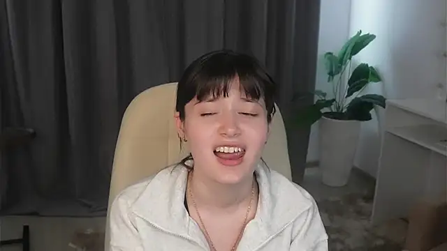 Chat soba uživo modela LeliaFujimoto