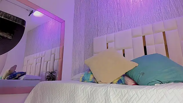 bunny_blush12 Adlı Modelin Canlı Sohbet Odası
