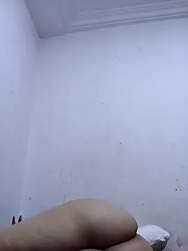 Marchmilo_2xx Adlı Modelin Canlı Sohbet Odası