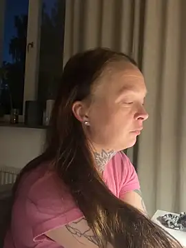 Elleeen чат на живо