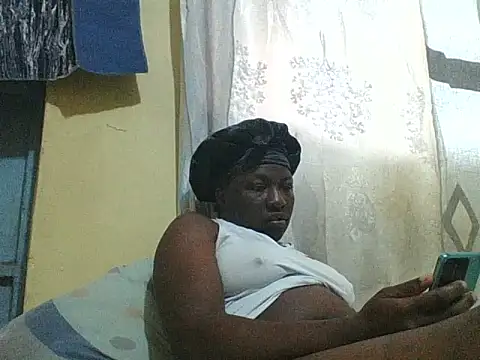 Ebony_creamie Adlı Modelin Canlı Sohbet Odası